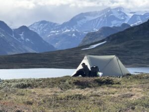 Patrick, Gründer von ultraleichtguide.de, beim Trekking in den Bergen